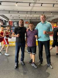 21 июня на беседу с юными боксёрами, посвящённую Всероссийскому «ОЛИМПИЙСКОМУ Дню», посетил Олимпийский чемпион по боксу (1980 Москва)  Сабиров Шамиль Алтаевич.
