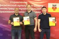 Борис Тихоненко поздравил победителей и призеров чемпионата и первенства России по кикбоксингу нашей школы